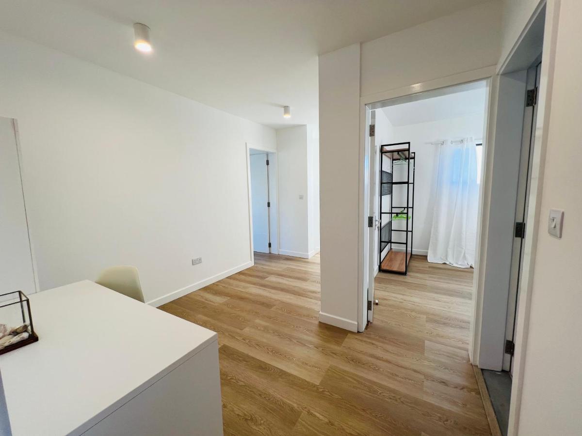 Into The Sea - Modern Home Close To The Beach Albion Luaran gambar
