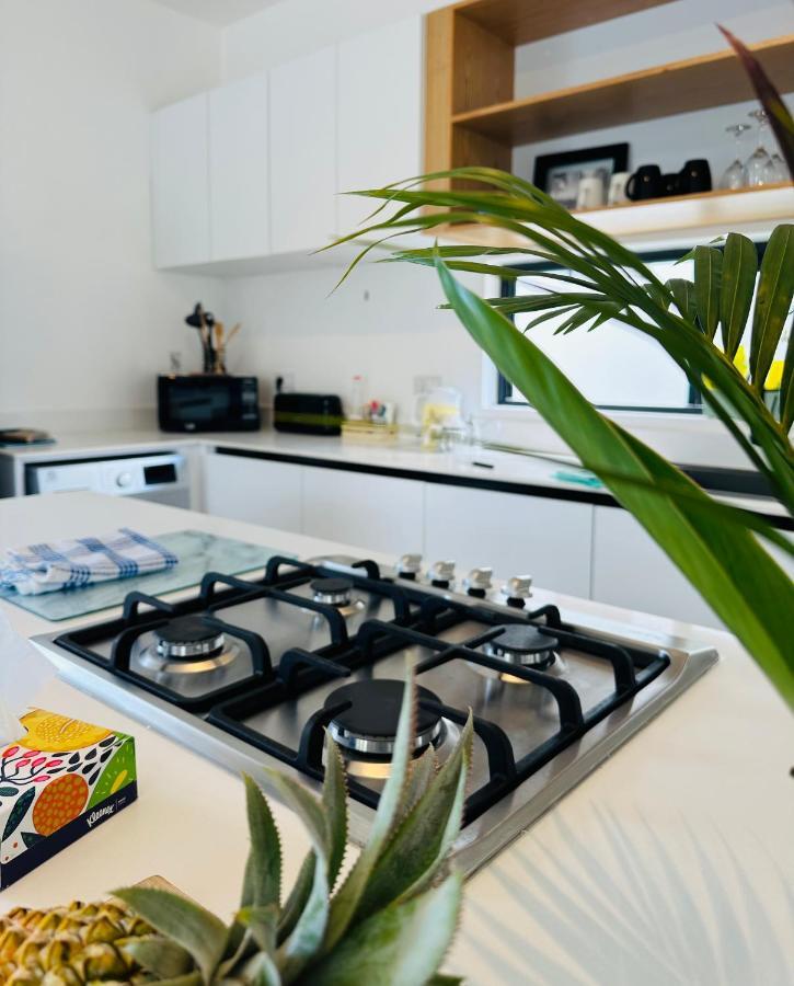 Into The Sea - Modern Home Close To The Beach Albion Luaran gambar